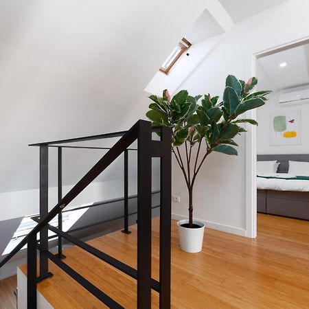 Two-Level Apart With A Terrace Near The Vltava River 프라하 외부 사진