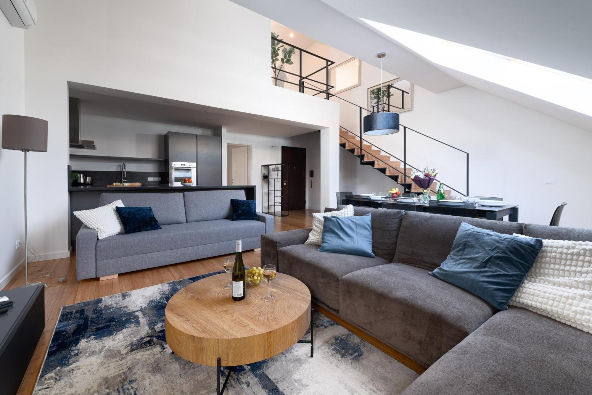 Two-Level Apart With A Terrace Near The Vltava River 프라하 외부 사진