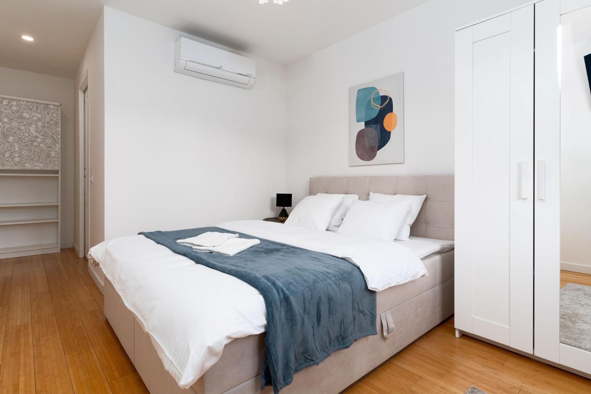 Two-Level Apart With A Terrace Near The Vltava River 프라하 외부 사진